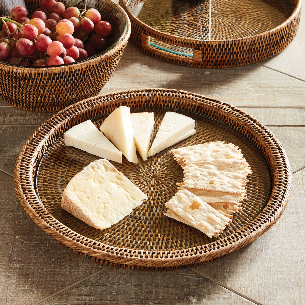 Everyday Elegance: Tabletop, Serveware & Kitchen Essentials