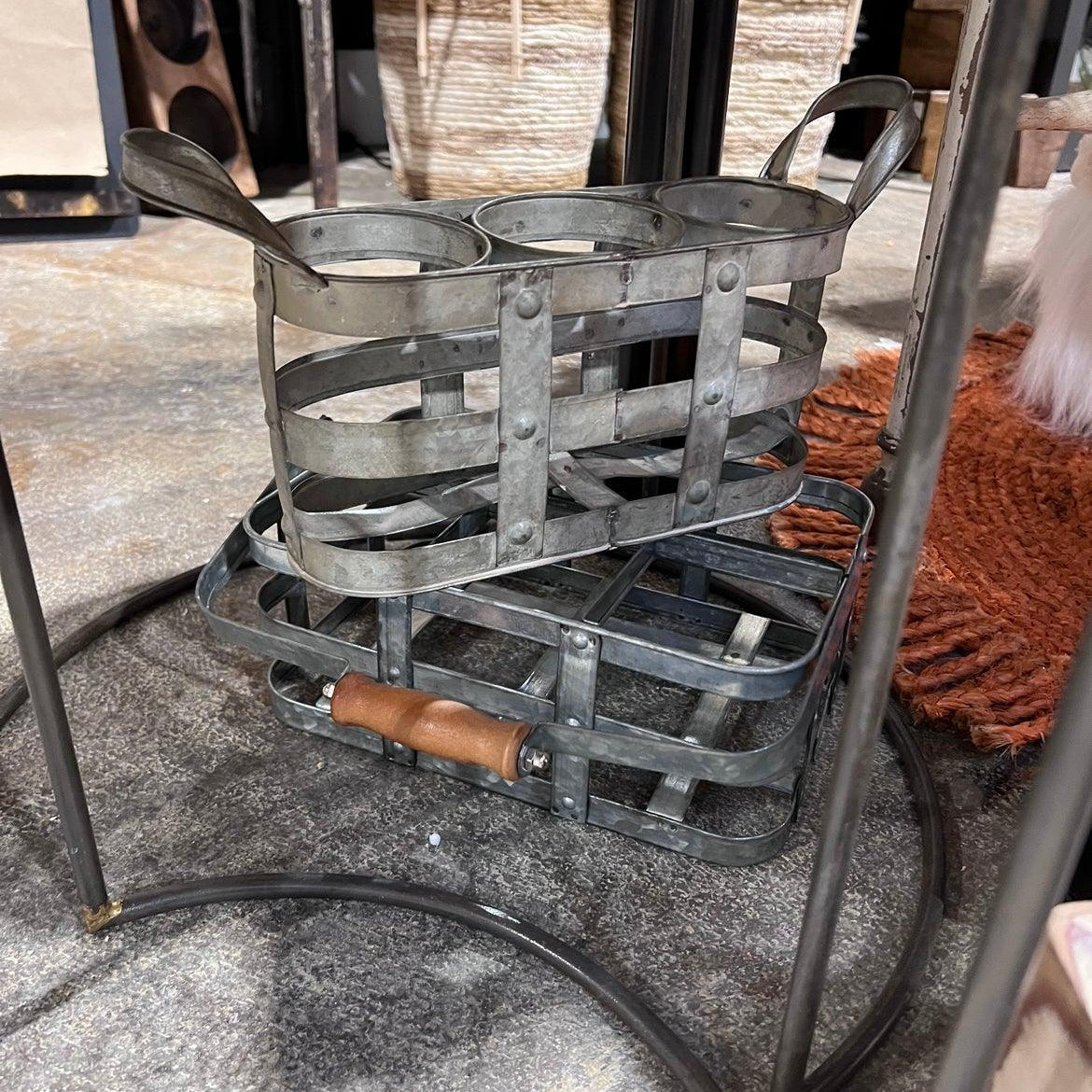 Metal Bottle Caddy - Signastyle Boutique