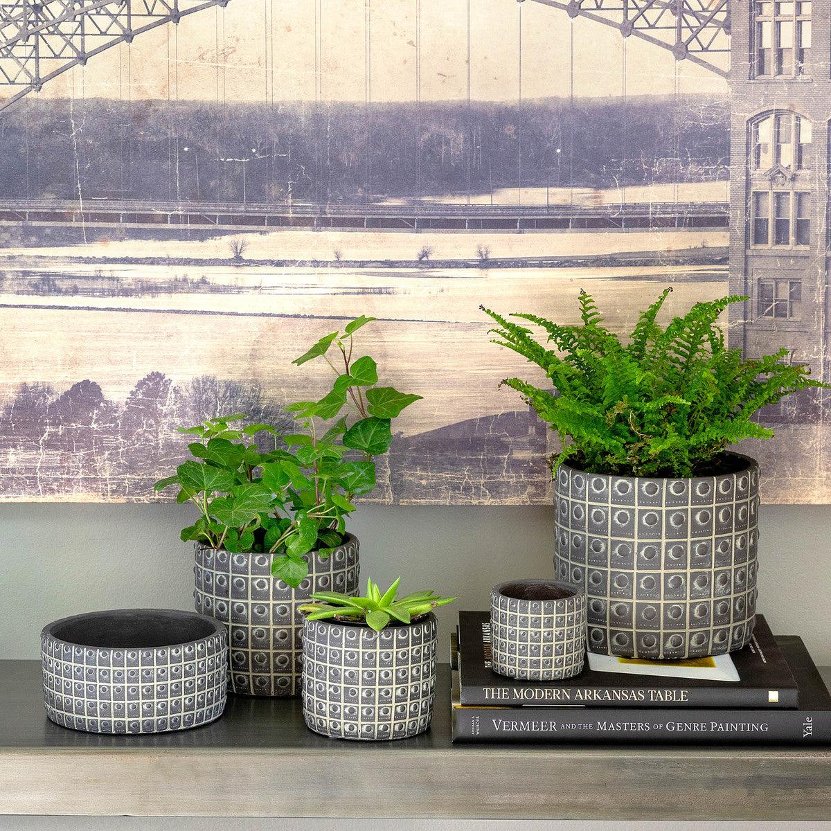 Rivet Pattern Pot, Medium - Signastyle Boutique