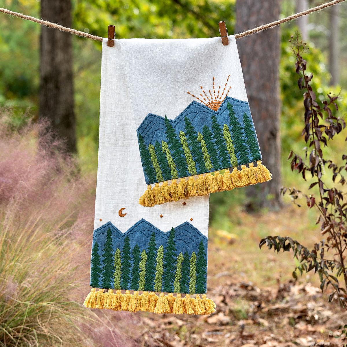 Mountain Sunrise Appliques Cotton Table Runner - Signastyle Boutique