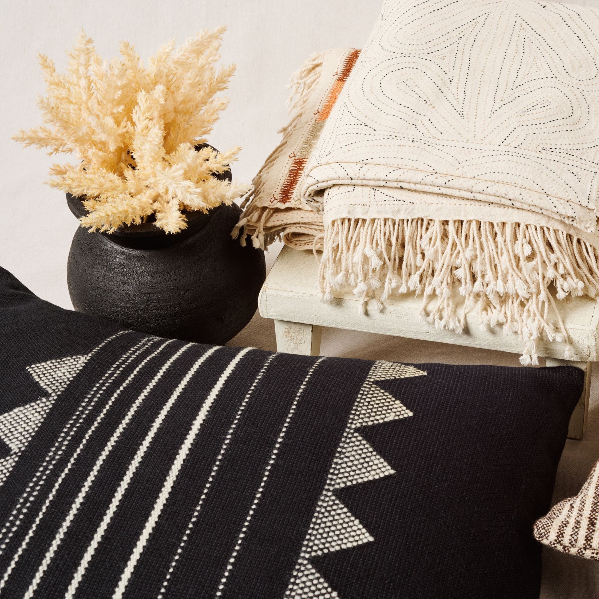 Kora Black Large Handloom Artisanal Pillow - Thumbnail 4