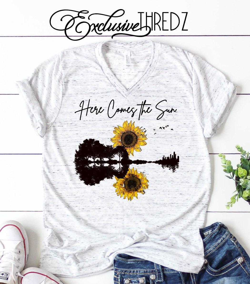 Here comes the sun Vneck - Signastyle Boutique