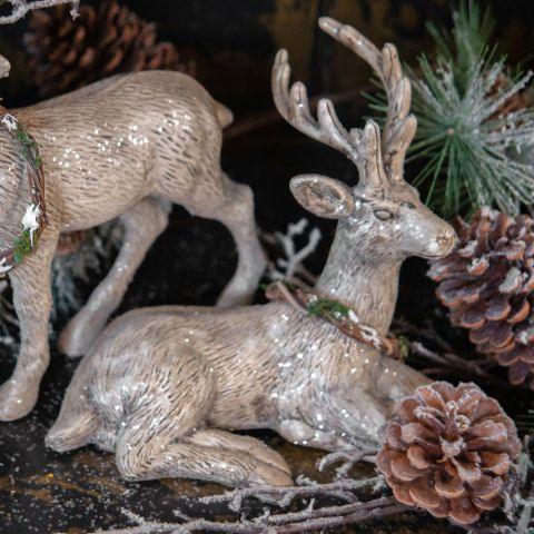 Resting Deer with Wreath - Signastyle Boutique